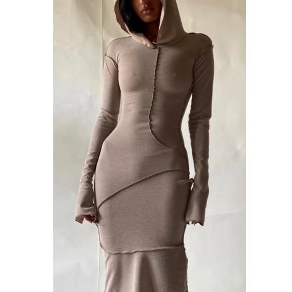 SMTYNN Boutique Dresses & Skirts - BWT Brown Long Sleeves Seamed Cafe Latte Midi Hoodie Dress